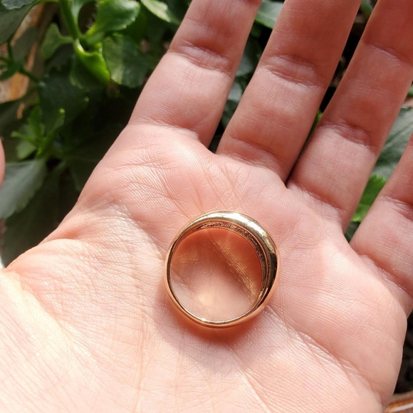 New Classic Gold Ring - Picture 3 of 4